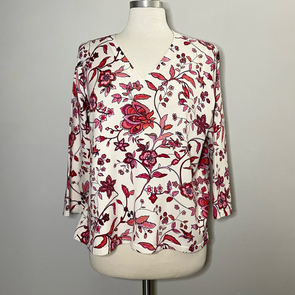 Evie Silk Blend Floral 3/4 Sleeve V-Neck Sweater Top